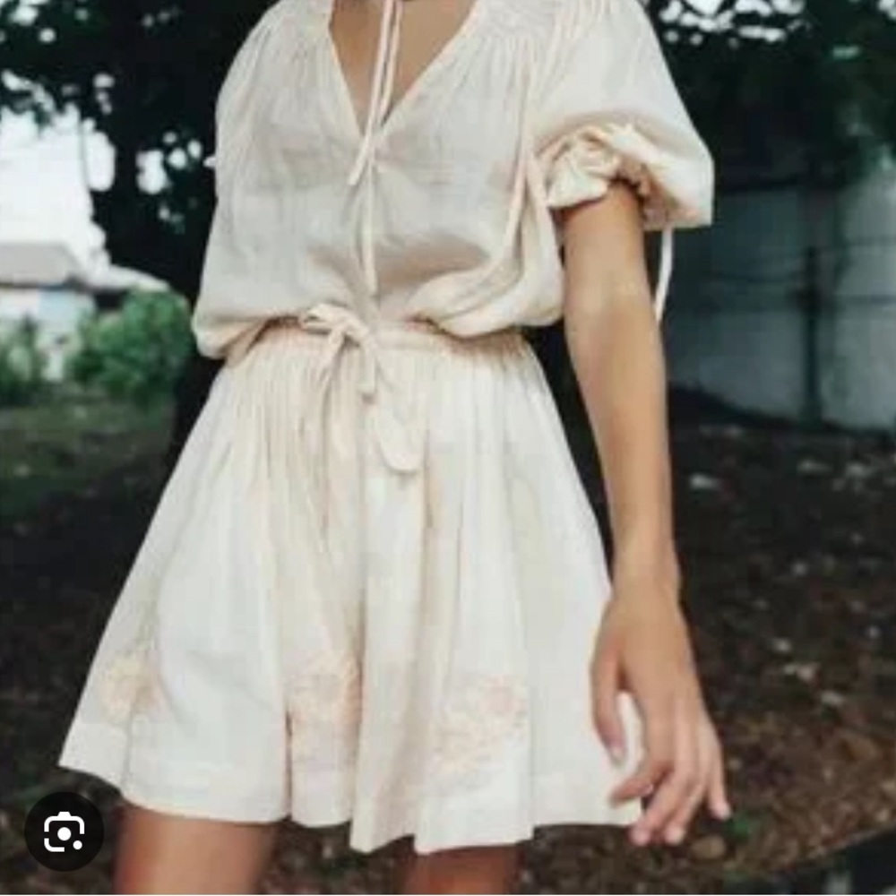 Elegant Cream Mini Skirt